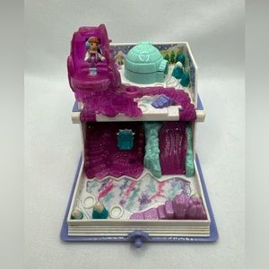 Vintage 1995 Polly Pocket Sparkle Snowland